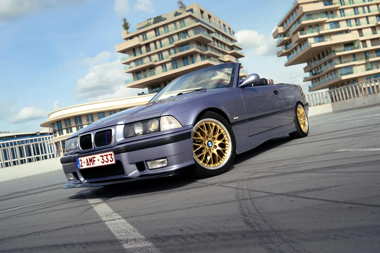BMW 320