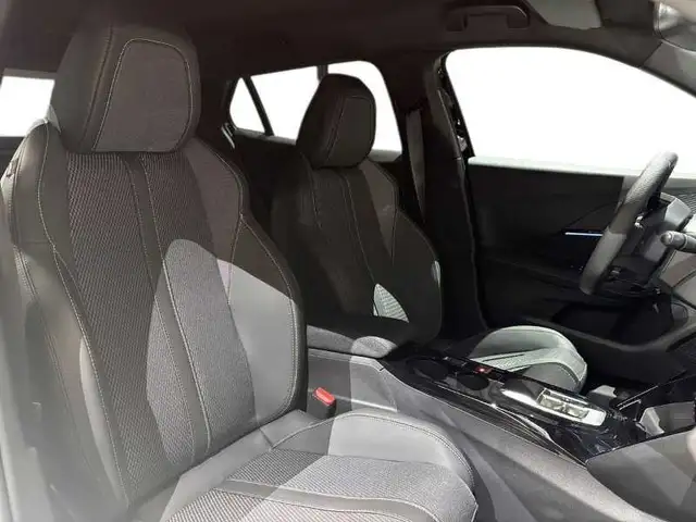 Peugeot 2008 view 16