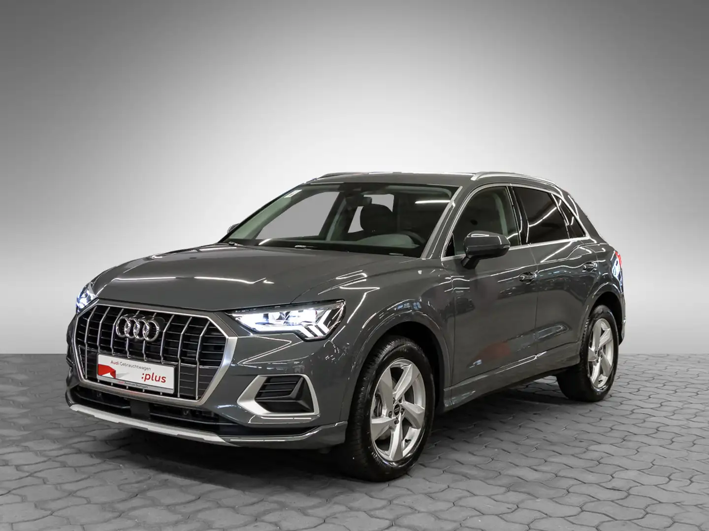 Audi Q3 35 TFSI advanced LED Navi virtCo 360° Sitzh Grau - 2