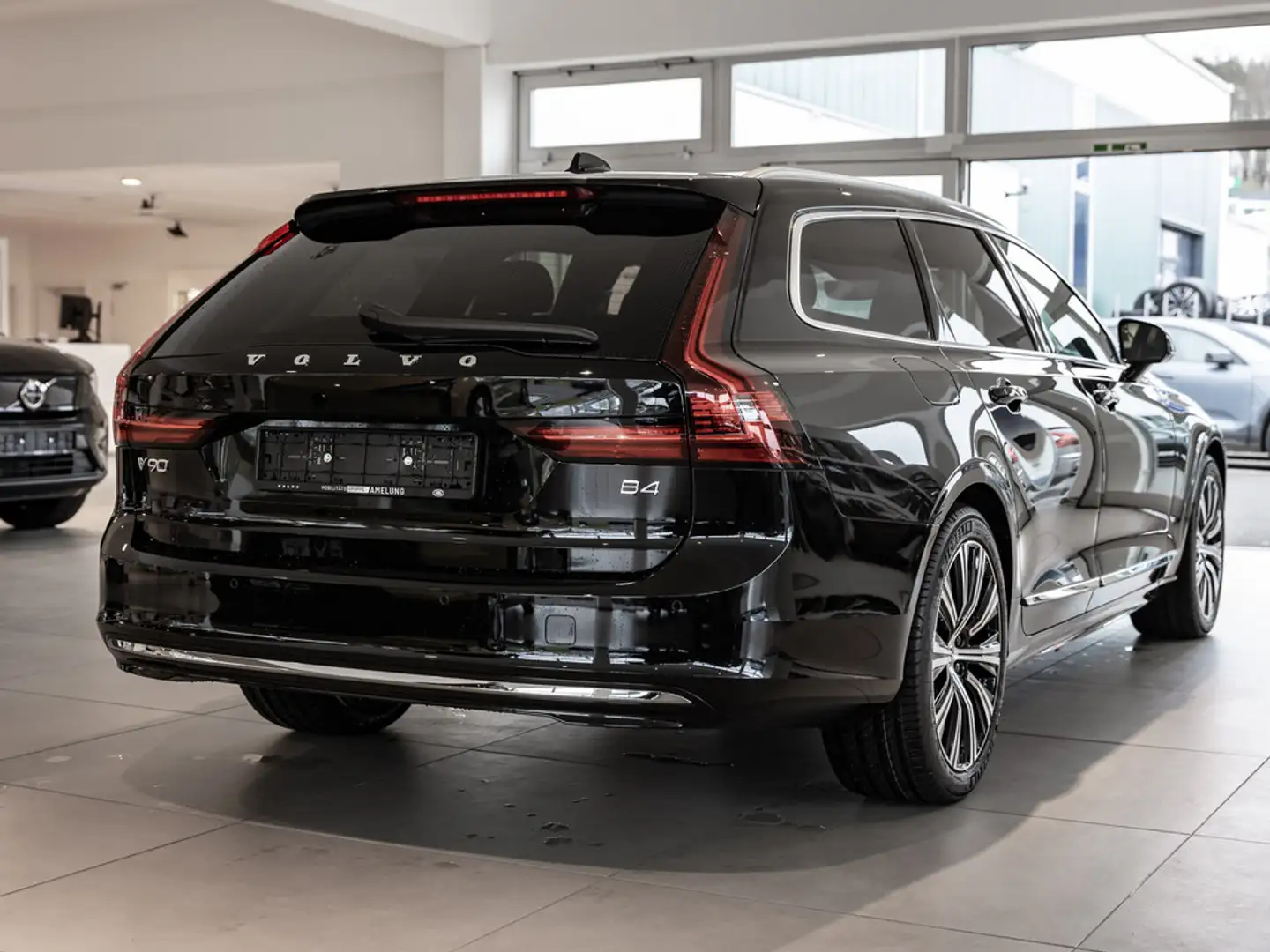 Volvo V90 B4 Plus Bright LEDER KAMERA H/K NAVI LED Černá - 2