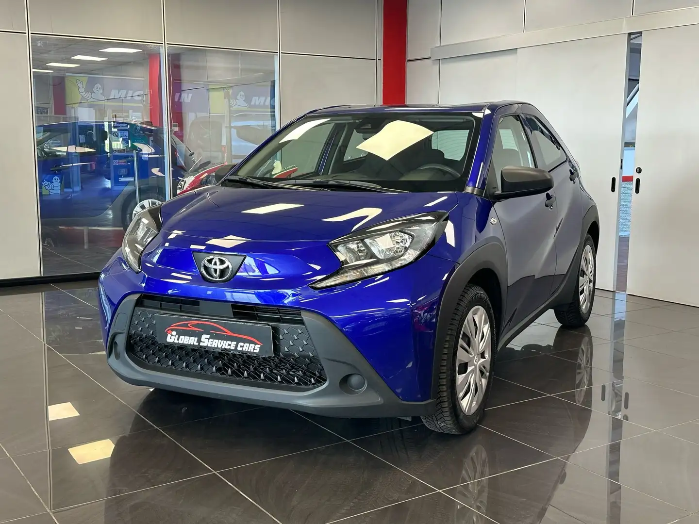 Toyota Aygo X 1.0 VVT-i 72 CV 5 porte Active Bleu - 1