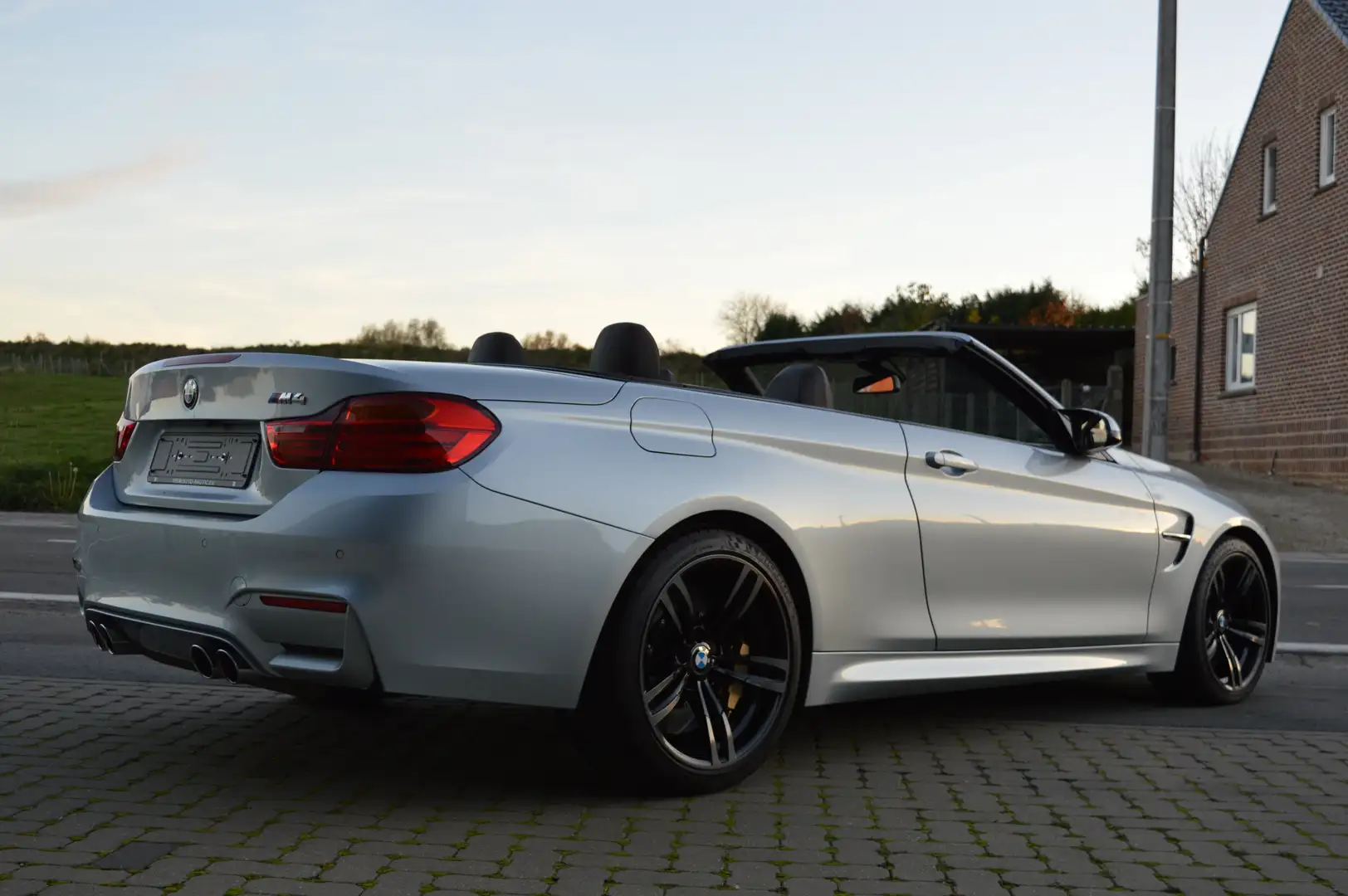 BMW M4 Cabriolet 431 ch Individual - Superbe état Argent - 2