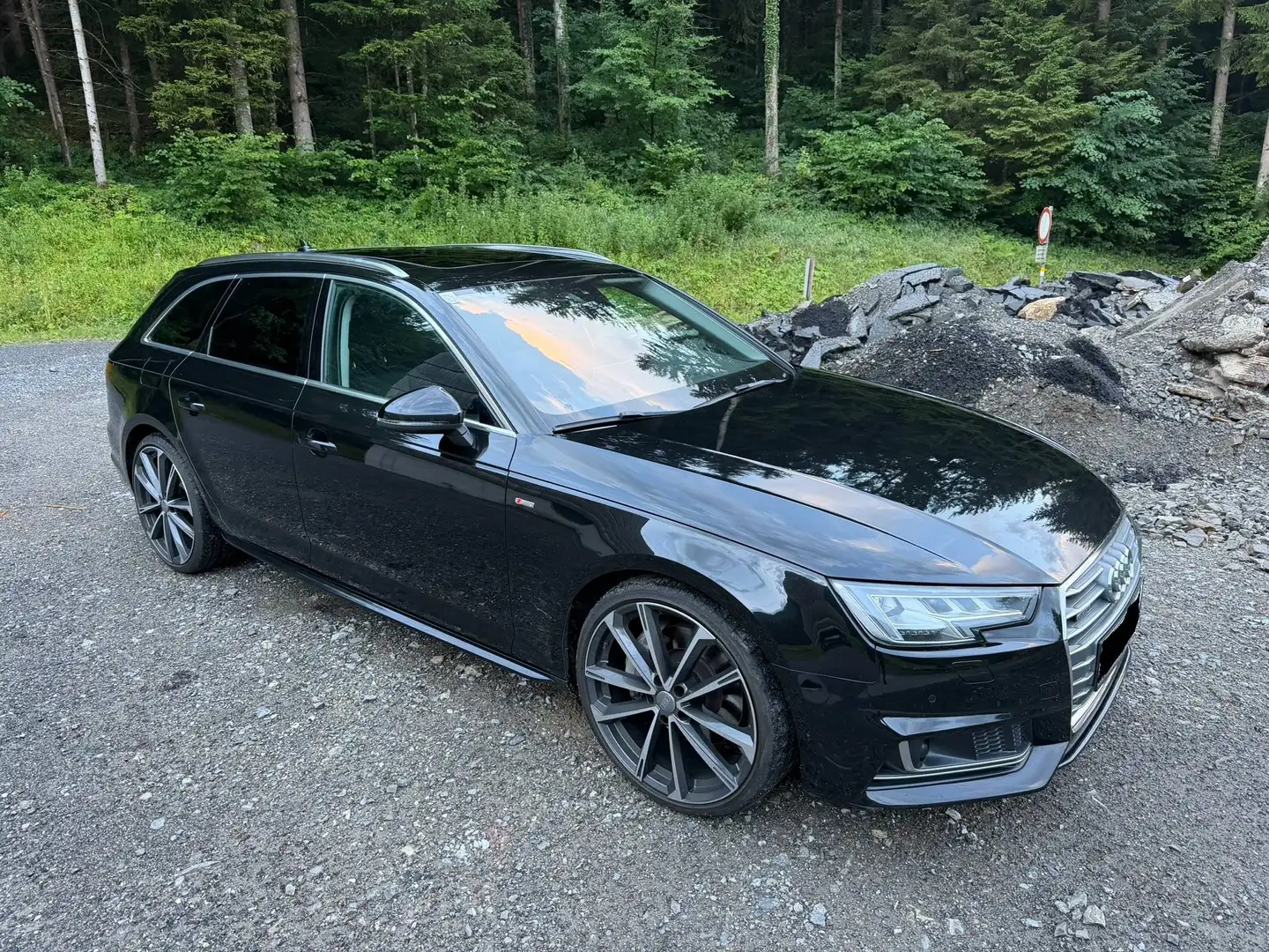 Audi A4 Avant 3.0 TDI Sline/MatrixLED/Pano/StHz/Quattro Schwarz - 2