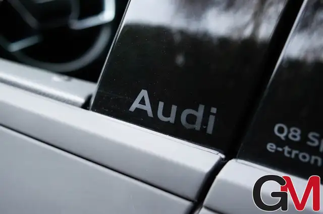 Audi Q8 E-Tron view 9