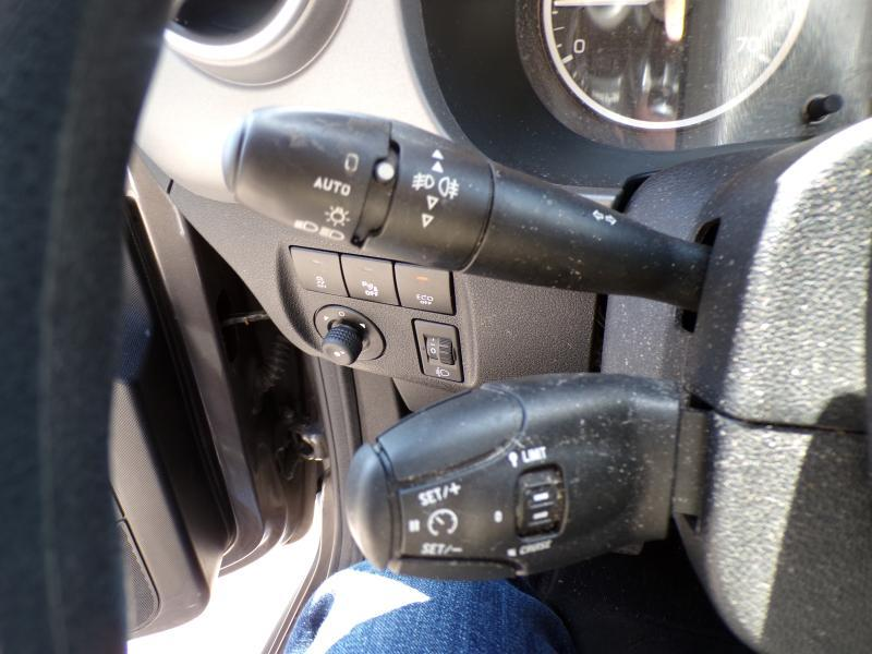 Peugeot Partner Teppee 1.2 110cv Gris 01/18 65482km Clim GPS Radio — photo 13
