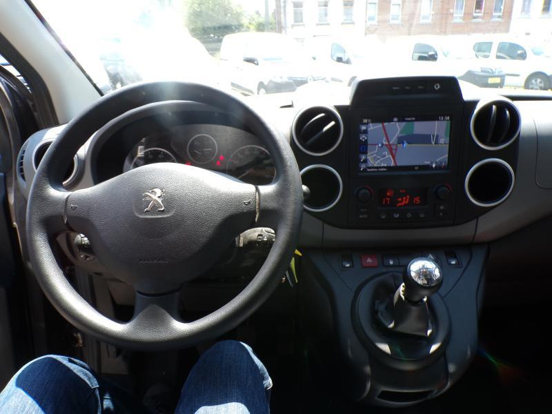 Peugeot Partner Teppee 1.2 110cv Gris 01/18 65482km Clim GPS Radio — photo 8