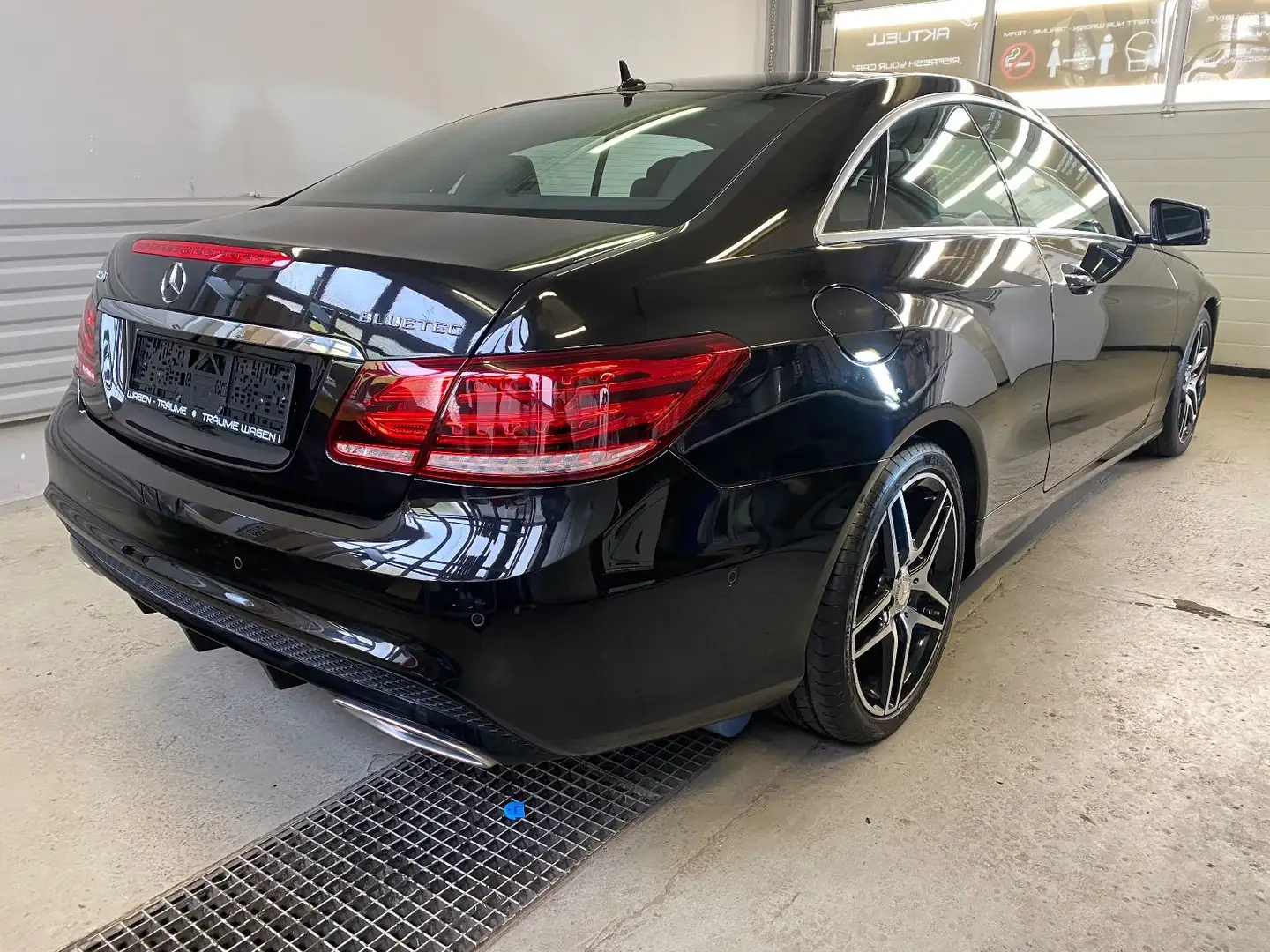 Mercedes-Benz E 220 Coupé E 220 BlueTEC AMG Räder Klasse Coupé Schwarz - 1