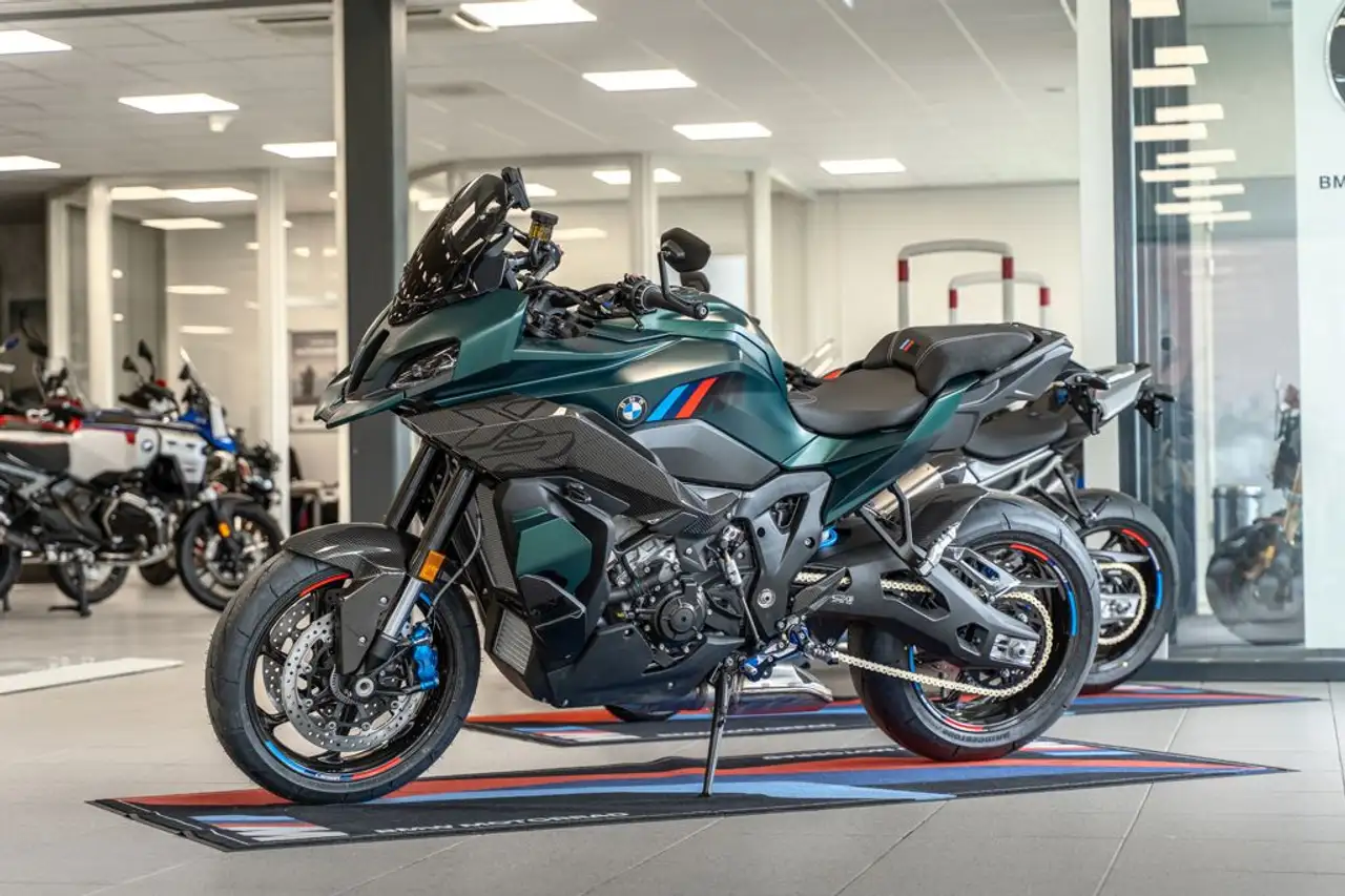 BMW M 1000 XR