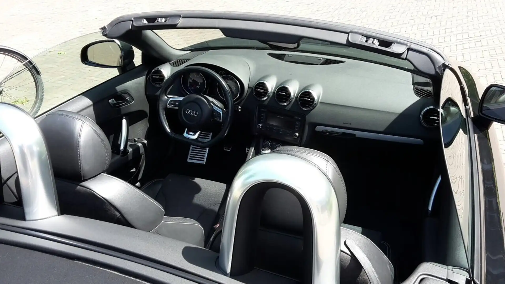 Audi TT TT 2.0 TFSI Zwart - 2