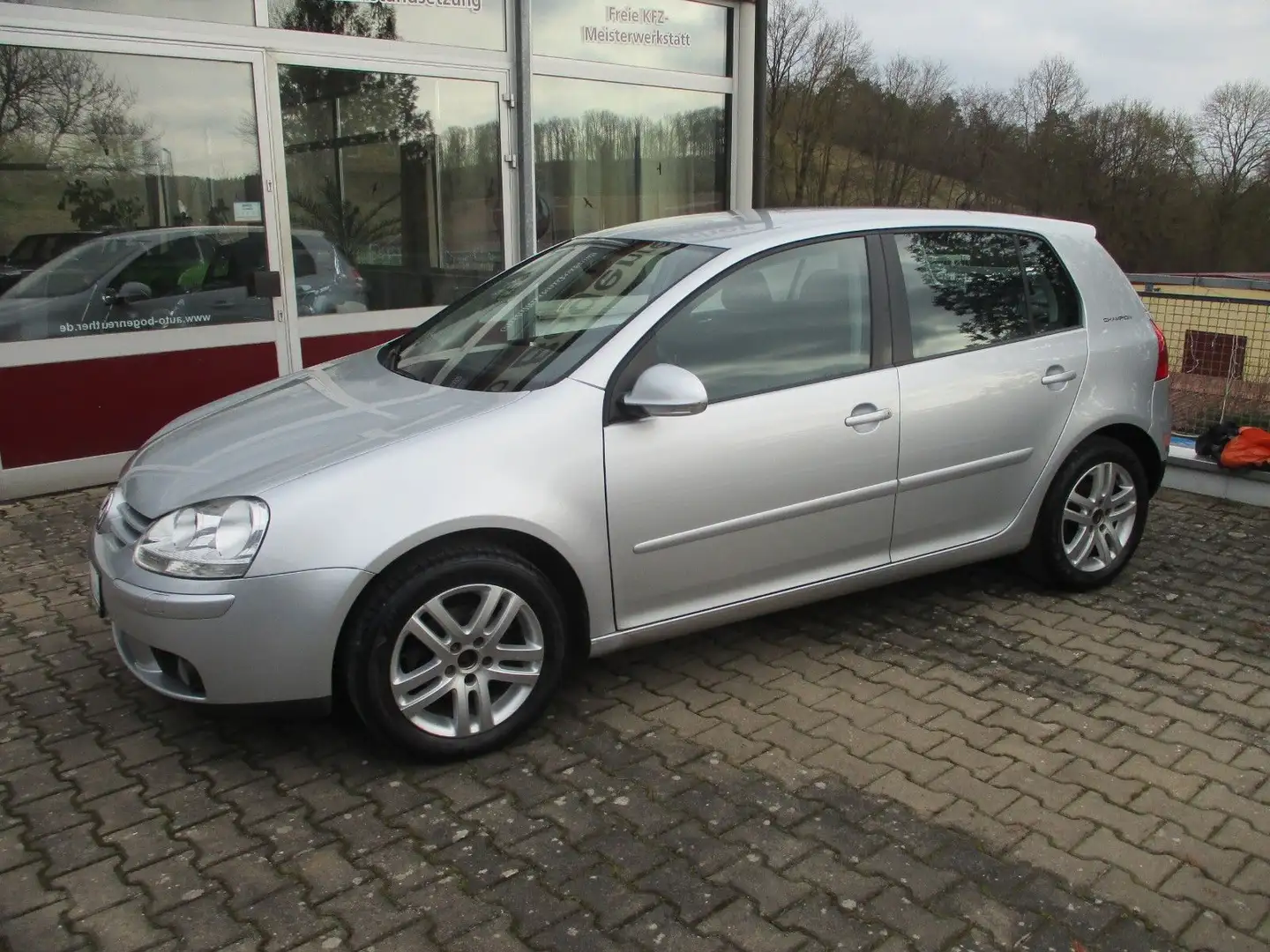 Volkswagen Golf V Lim. Champion 5-tg+HU neu+Sitzheizung Zilver - 1