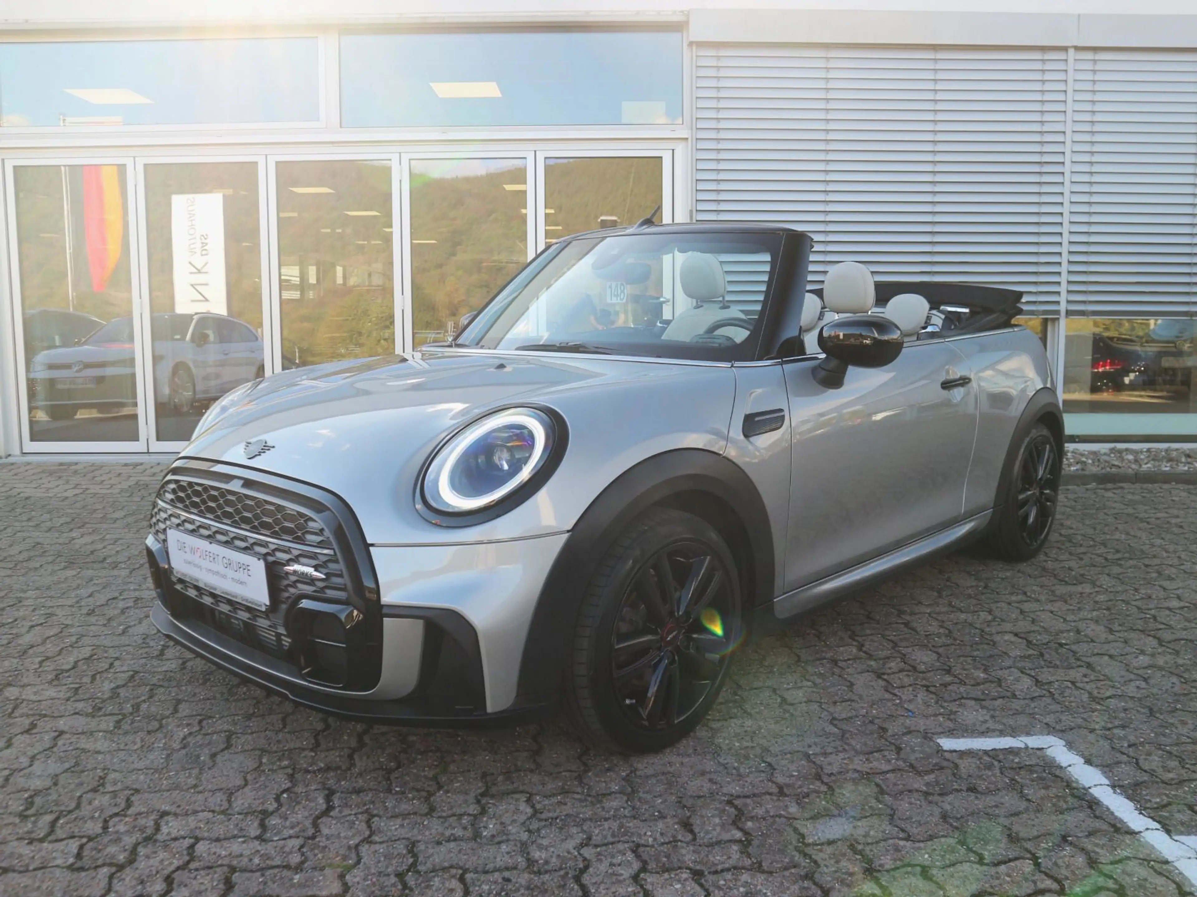 MINI Cooper Cabrio JCW Trim RFK NAVI CARPLAY — photo 4