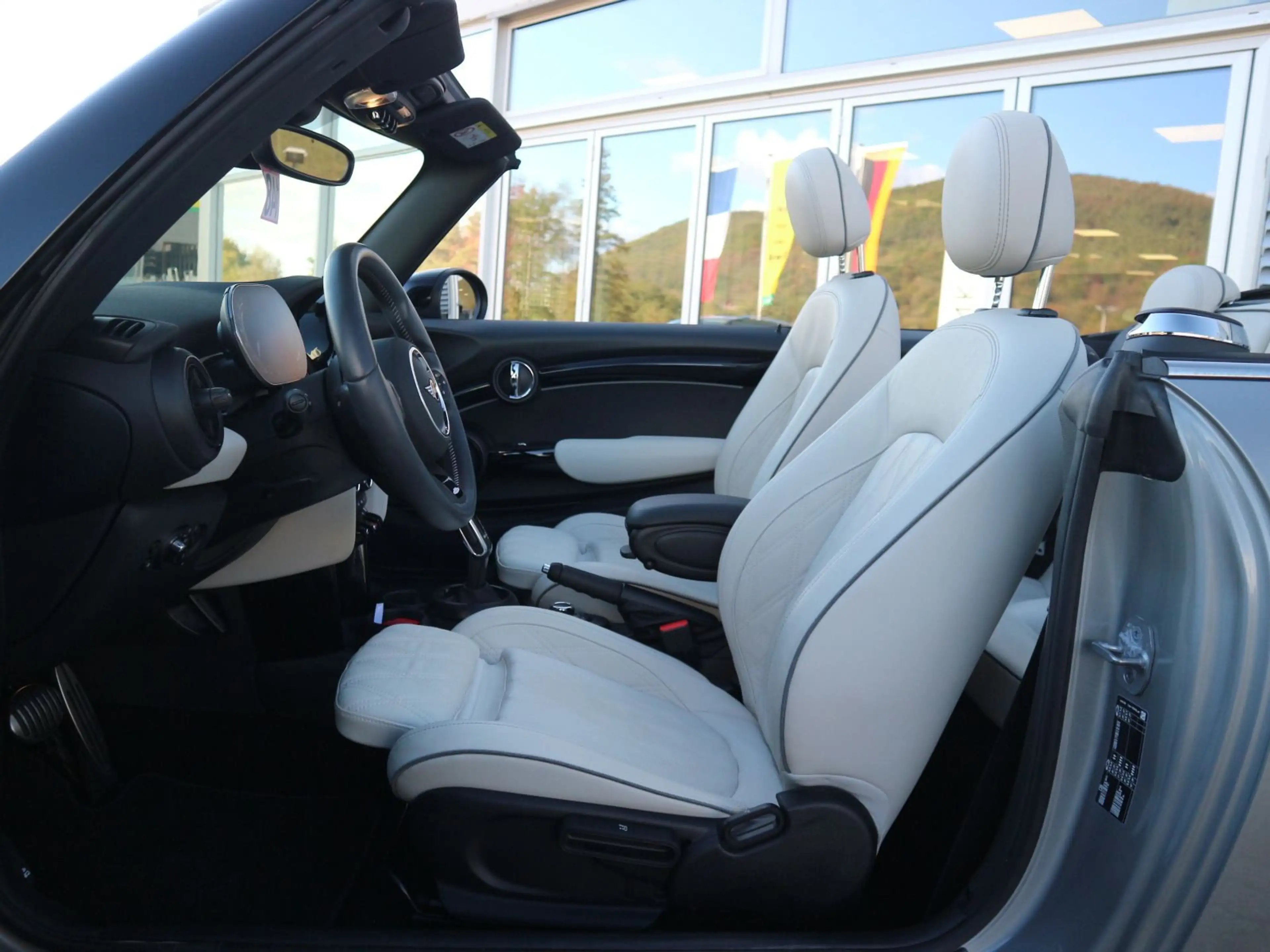 MINI Cooper Cabrio JCW Trim RFK NAVI CARPLAY — photo 10