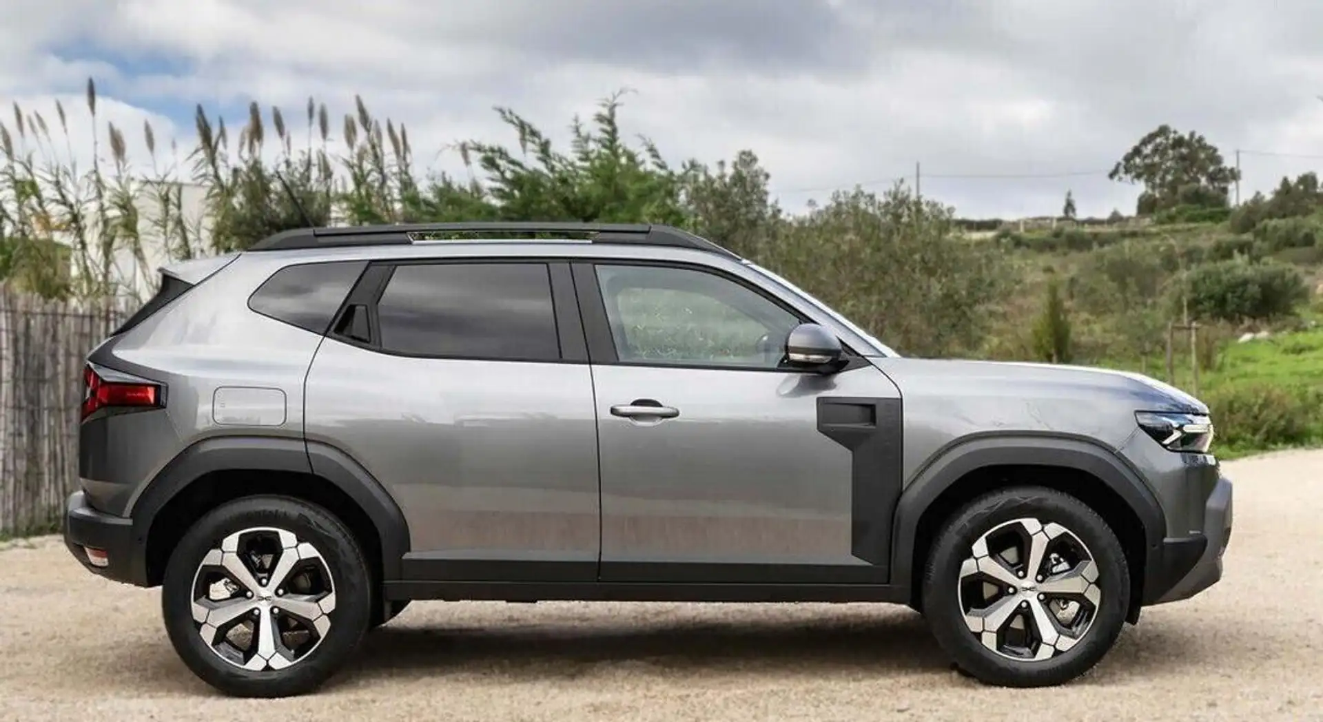 Dacia Duster 1.0 TCe GPL 4x2 Essential Grigio - 2