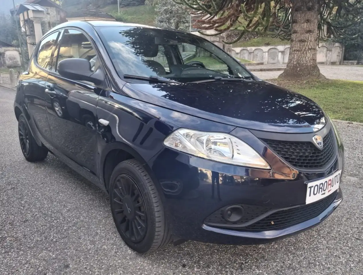 Lancia Ypsilon