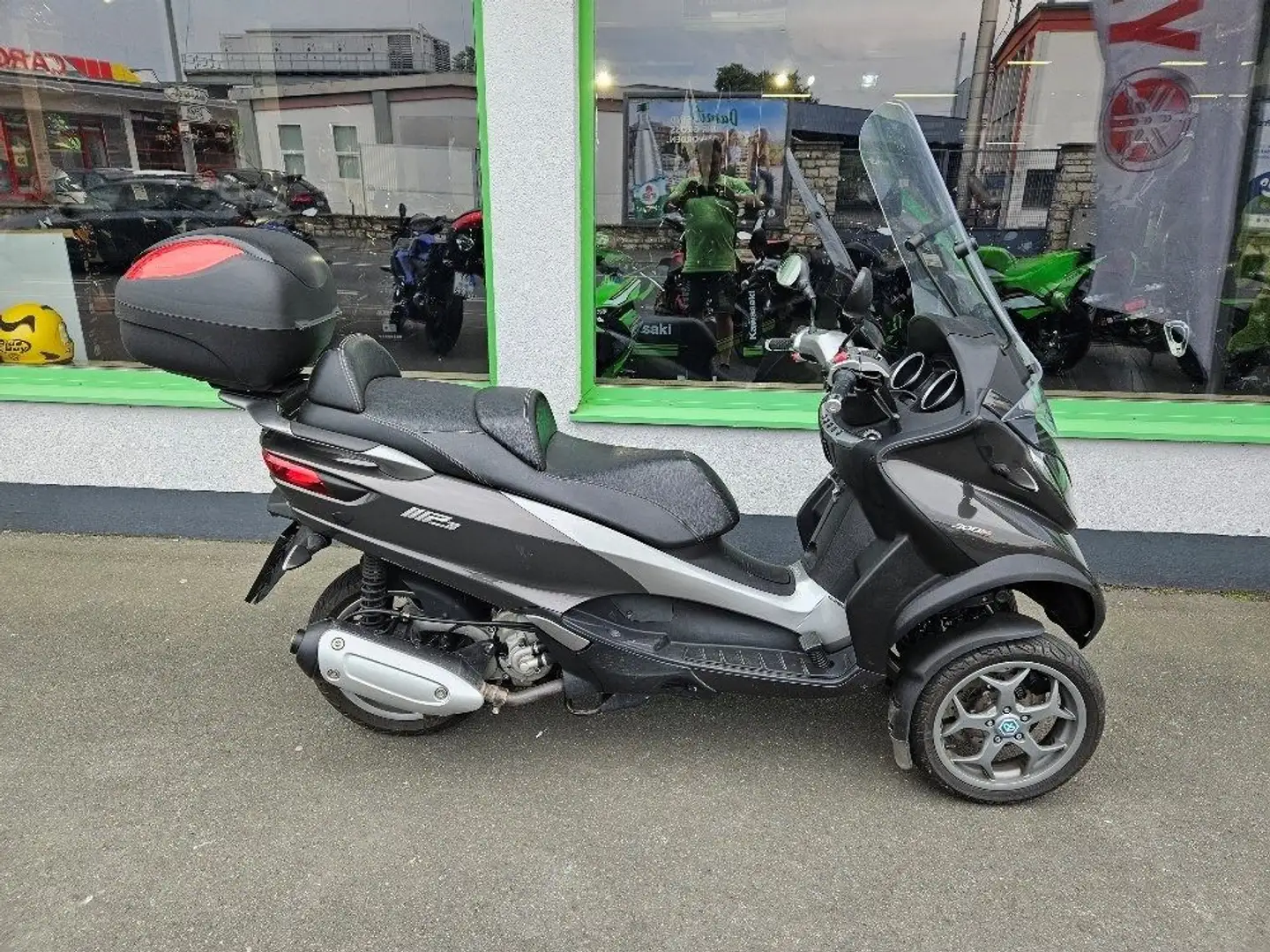 Piaggio MP3 Touring 300 LT FAHRBAR MIT KLASSE B - 1