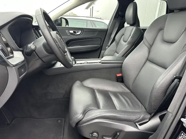 Volvo XC60 view 10