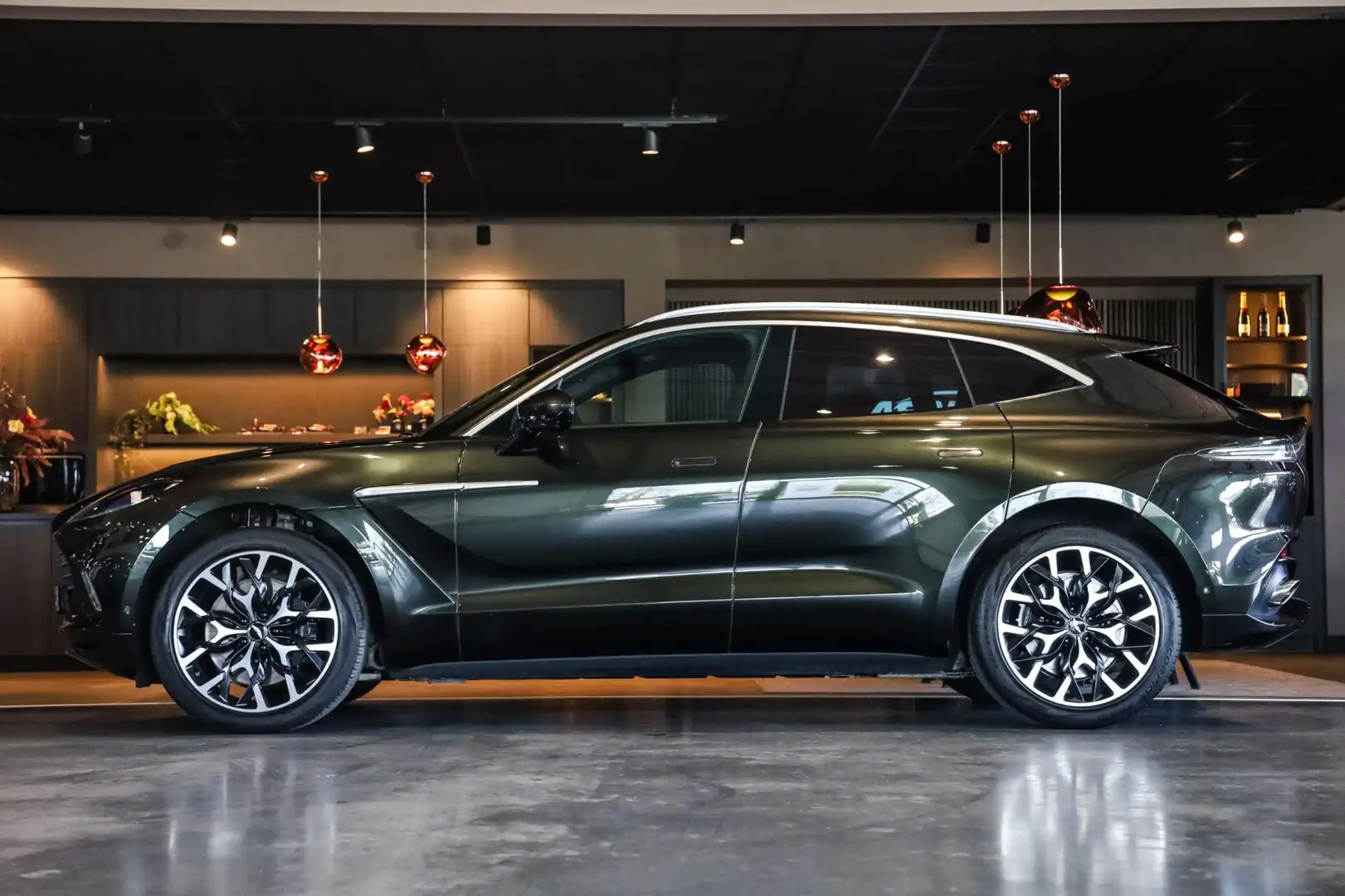 Aston Martin DBX 4.0 V8, 550 PK, Pano/Dak, Full/Leather/Brown, Luch Verde - 2