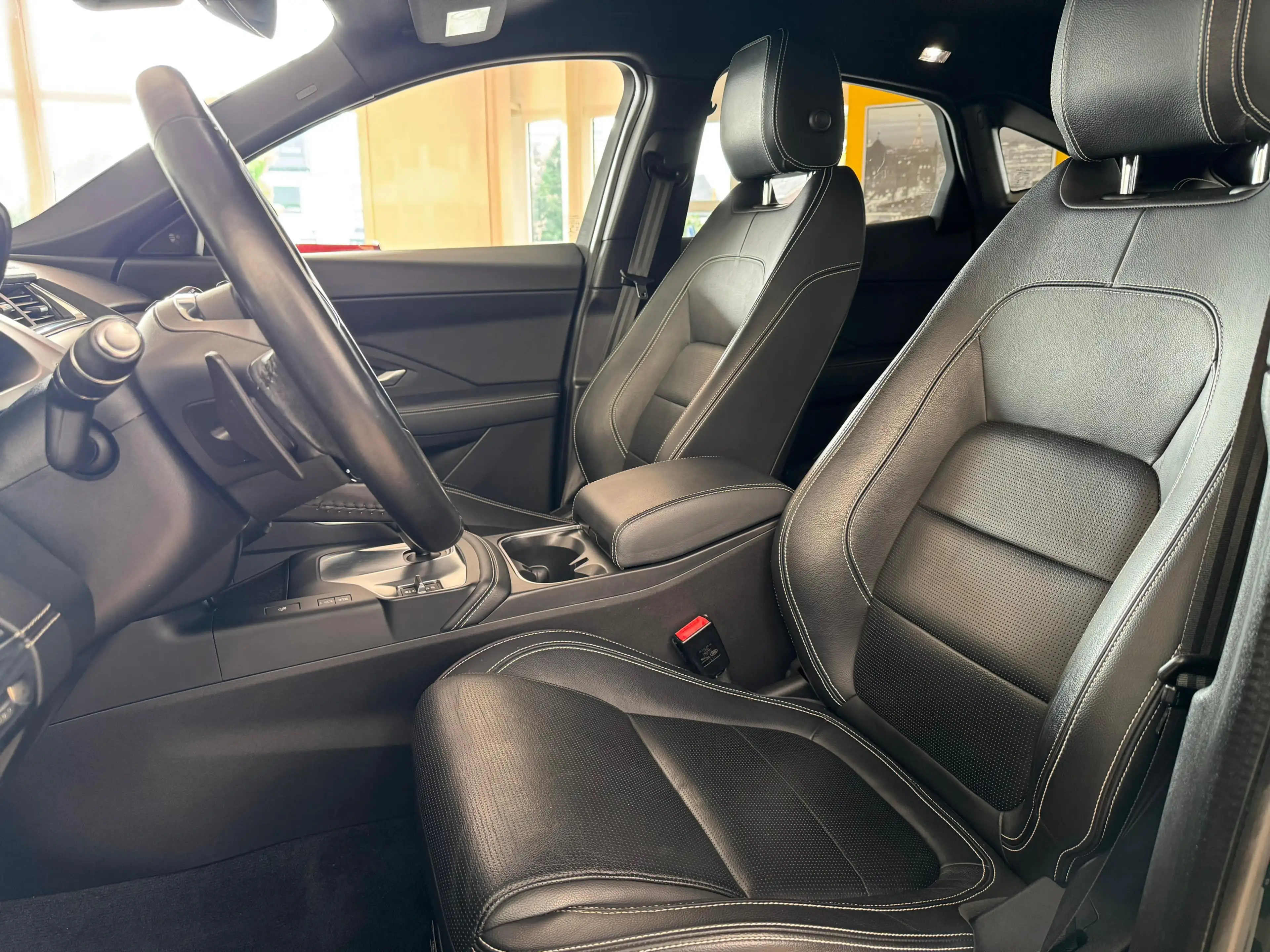 Jaguar E-Pace D 150 R-Dynamic SE AWD *KAMERA*NAVi*ACC* — photo 11