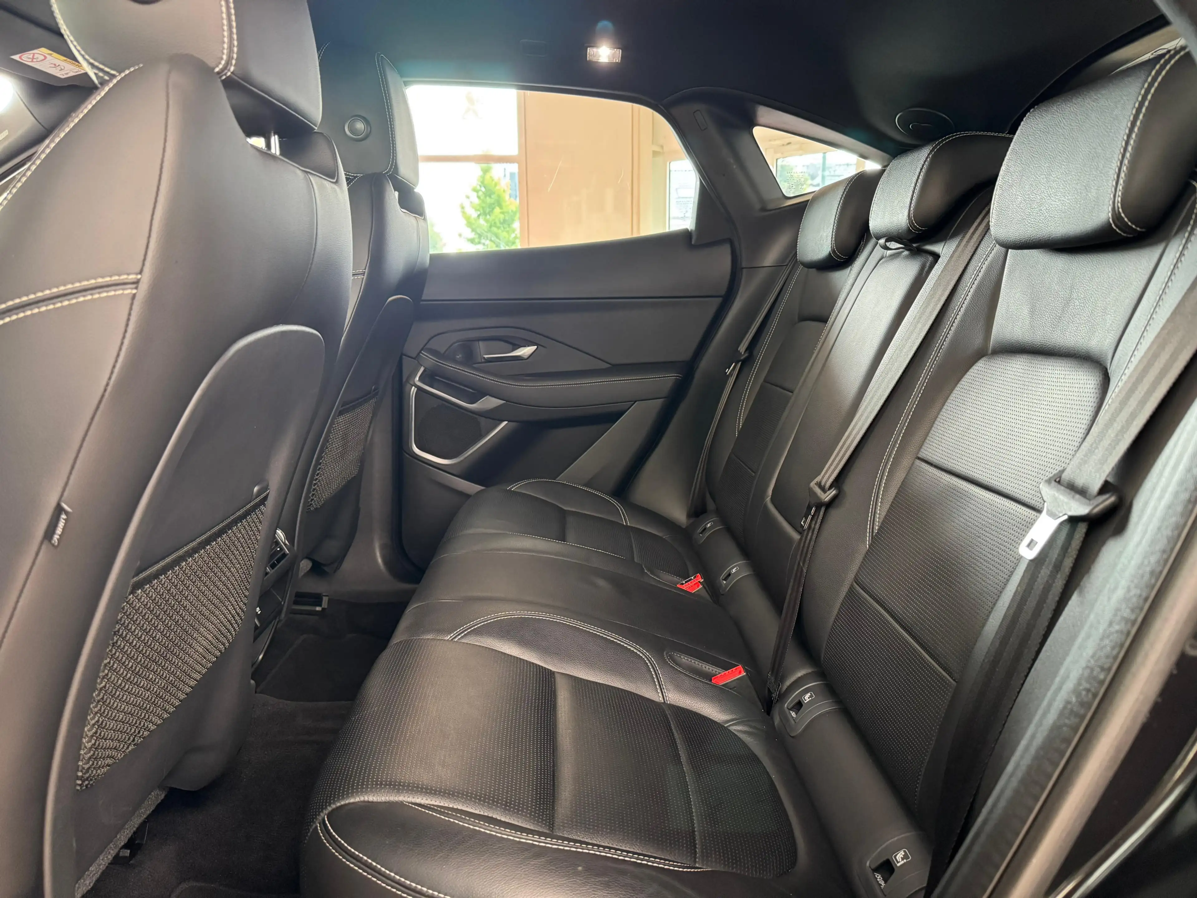 Jaguar E-Pace D 150 R-Dynamic SE AWD *KAMERA*NAVi*ACC* — photo 12