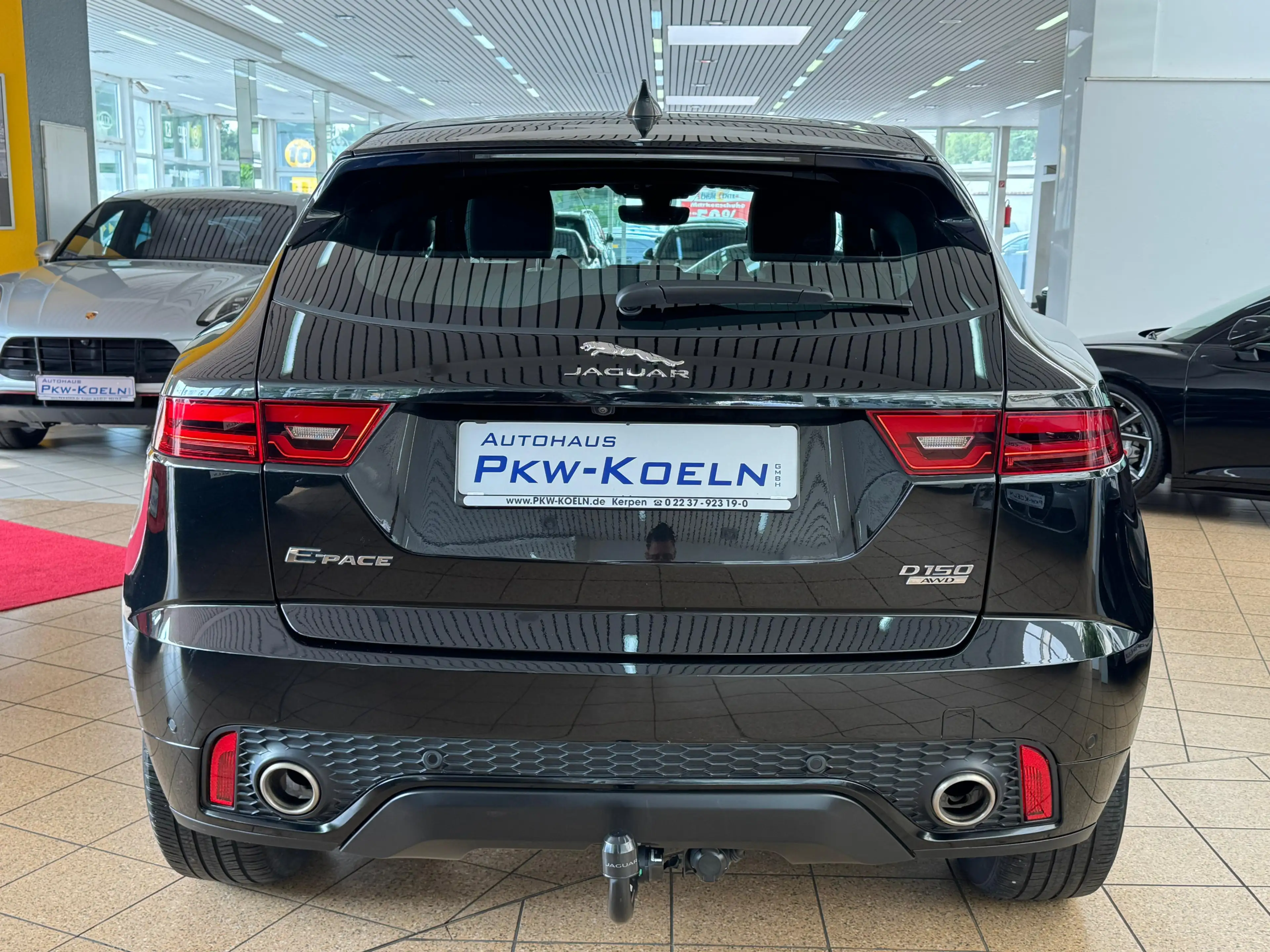 Jaguar E-Pace D 150 R-Dynamic SE AWD *KAMERA*NAVi*ACC* — photo 6