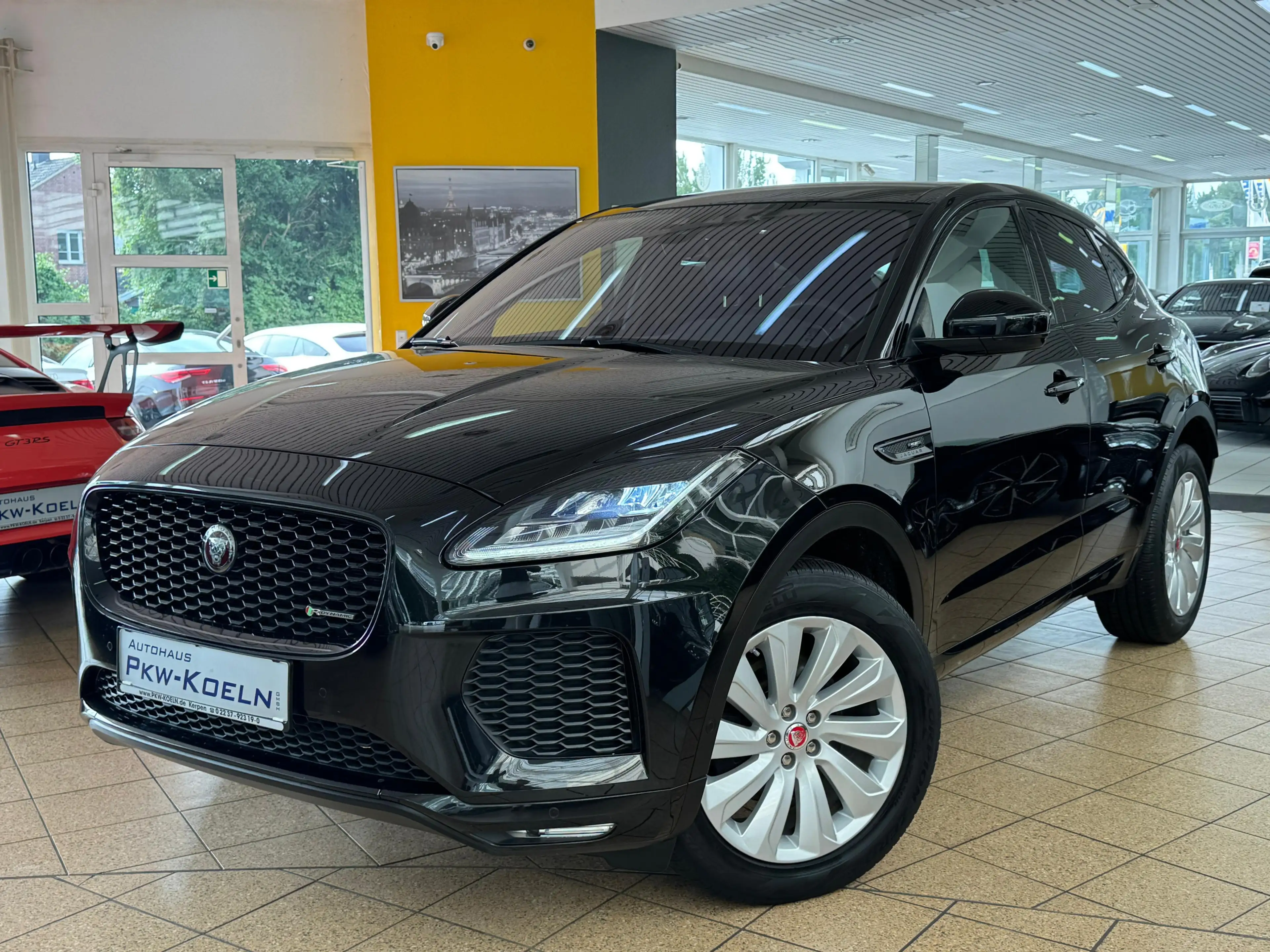 Jaguar E-Pace D 150 R-Dynamic SE AWD *KAMERA*NAVi*ACC* — photo 7