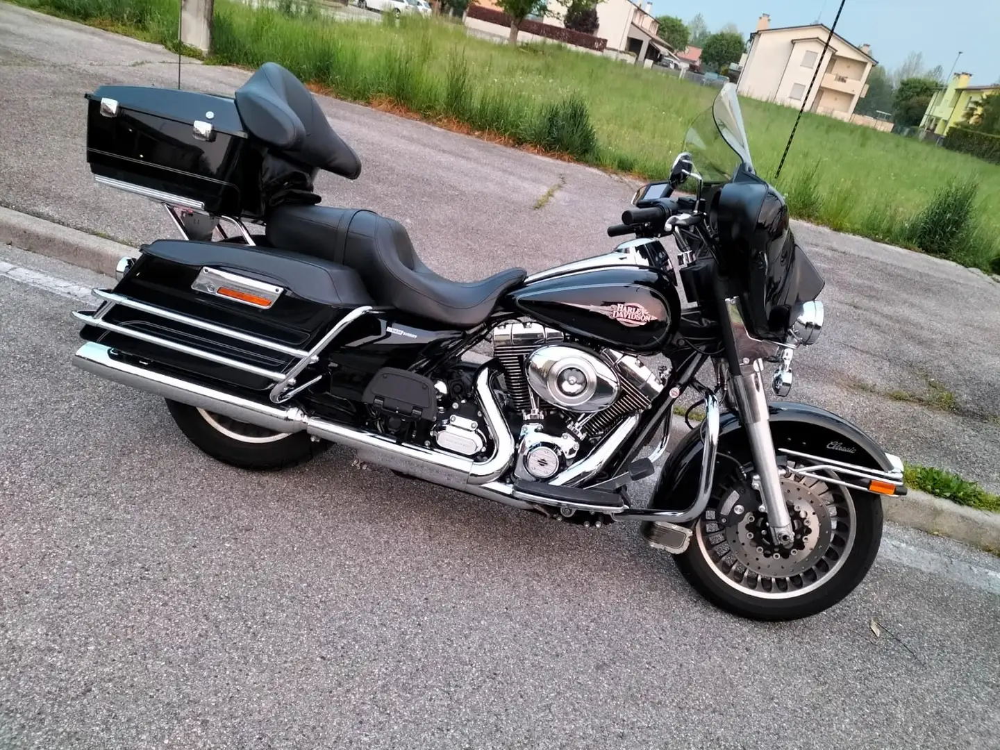 Harley-Davidson Electra Glide Negru - 2