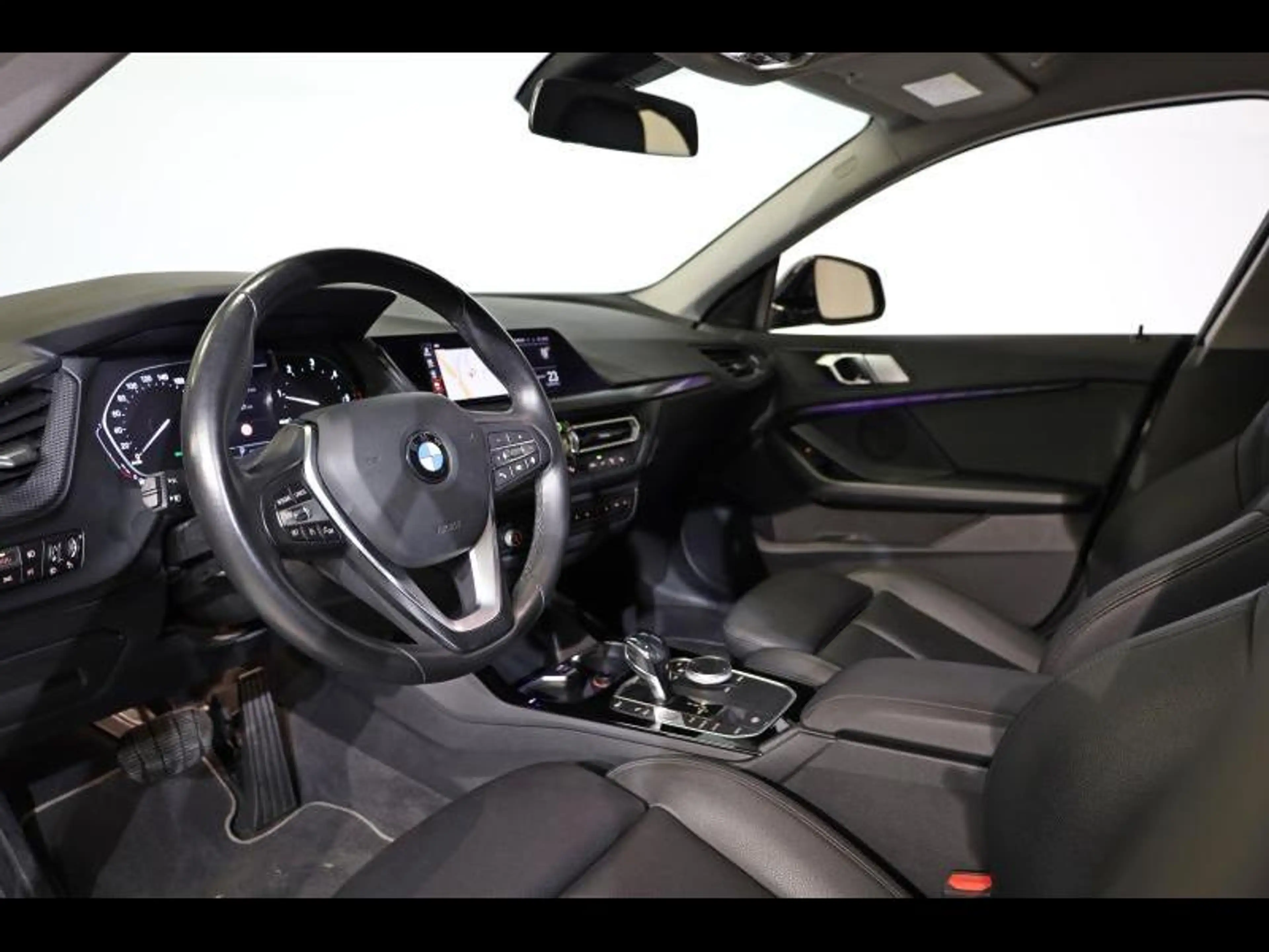 BMW 216 d Gran Coupé Sport Line — photo 6