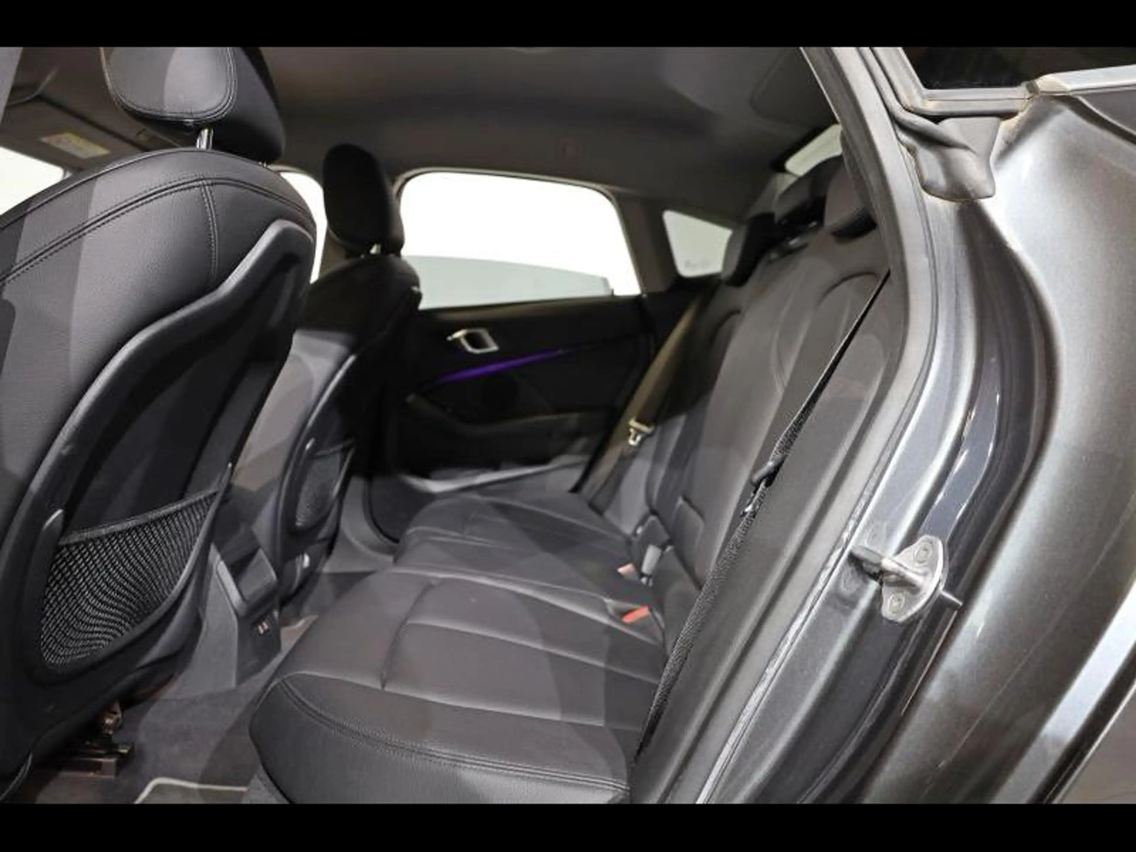 BMW 216 d Gran Coupé Sport Line — photo 10