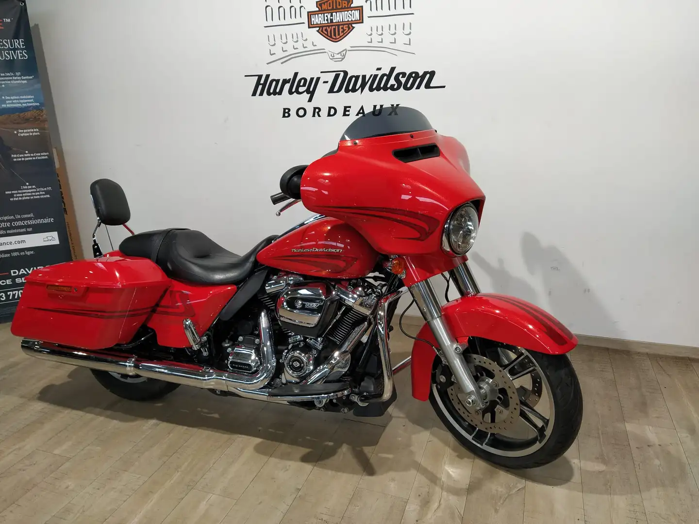 Harley-Davidson Street Glide Oranžová - 2