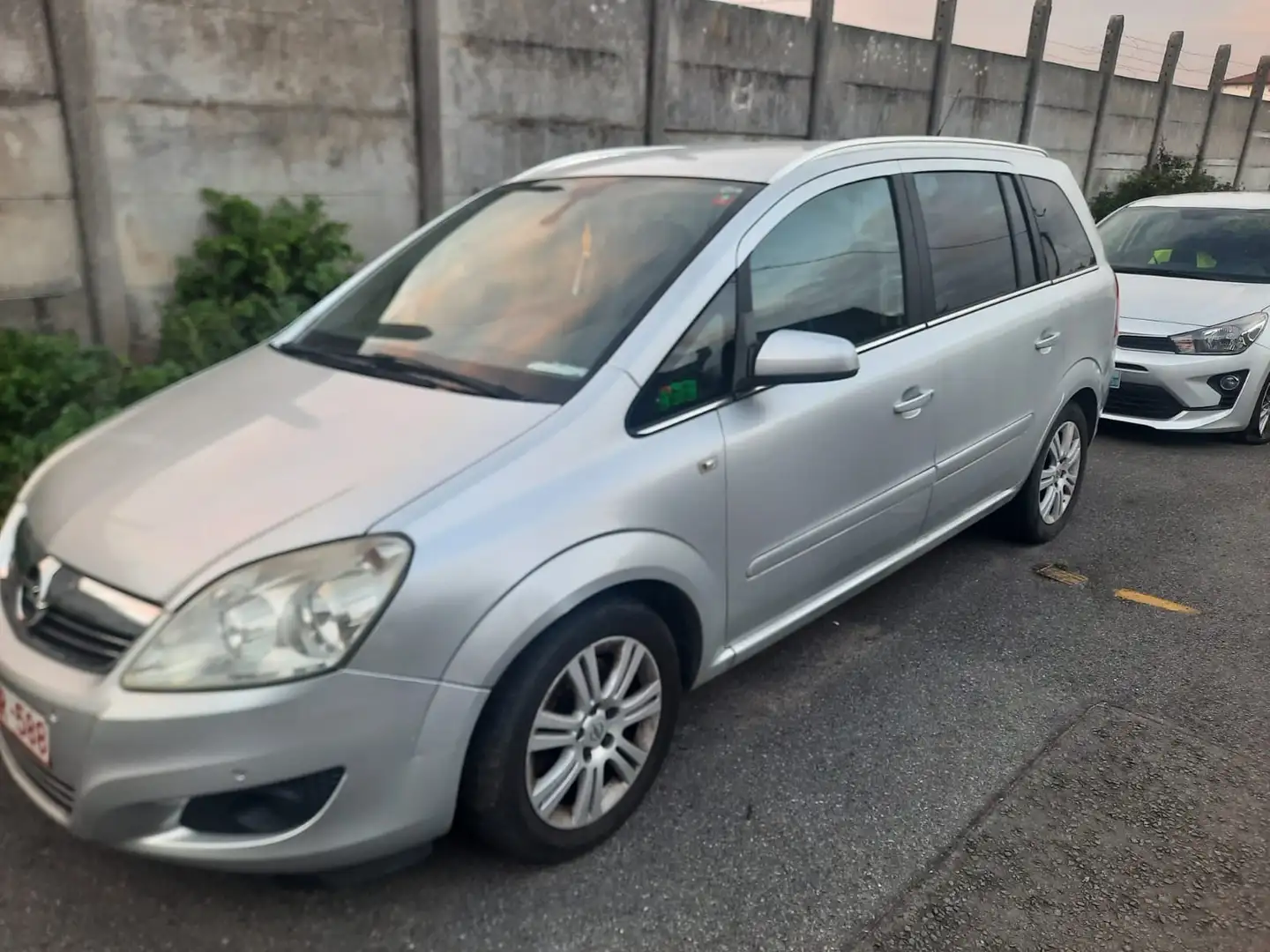 Opel Zafira 1.9 DTH CDTi Cosmo FAP - 2