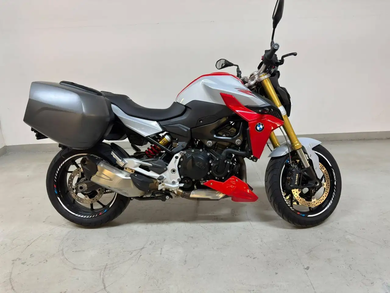 BMW F 900 R
