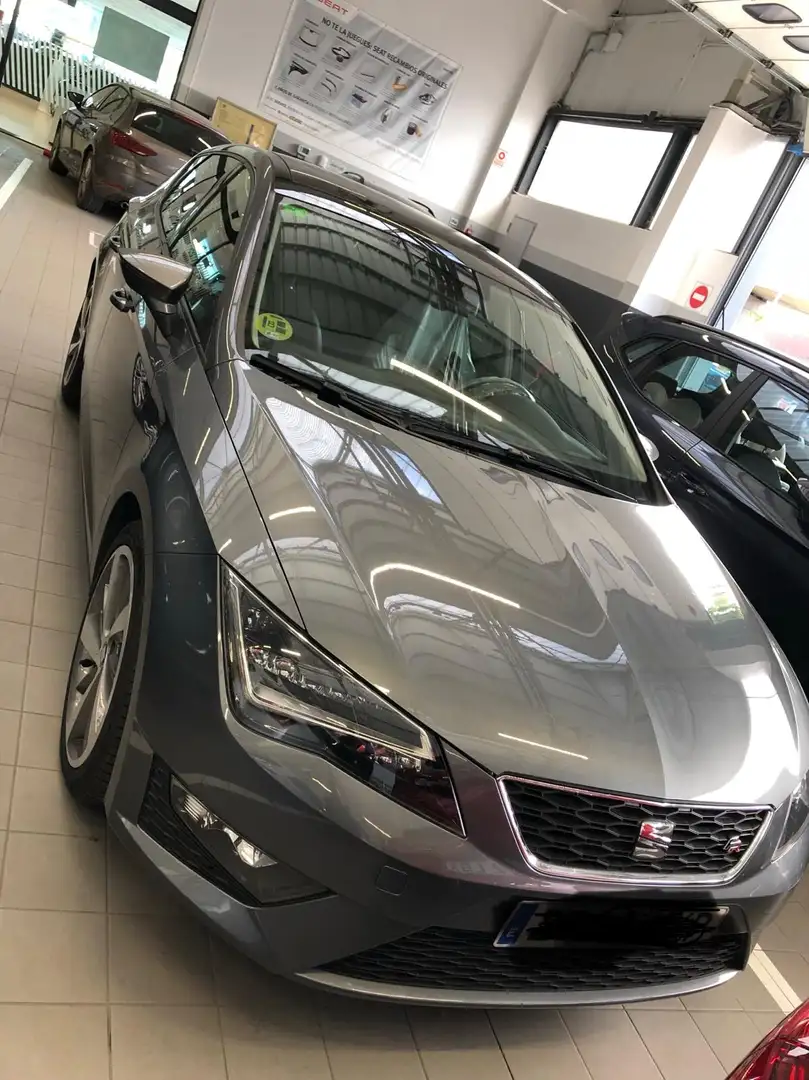 SEAT Leon 2.0TDI Gris - 1