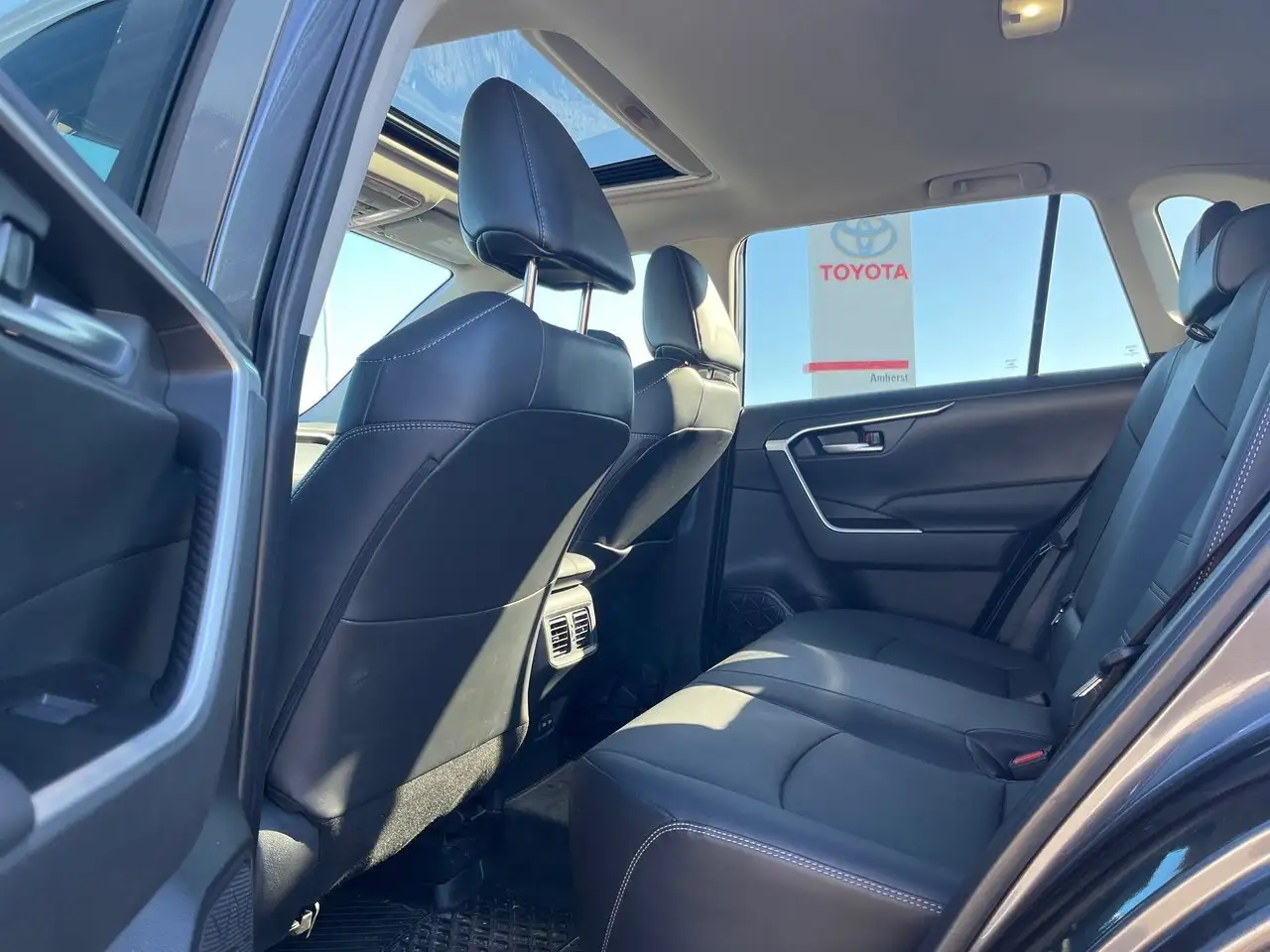 Toyota RAV 4 снимка Toyota RAV 4