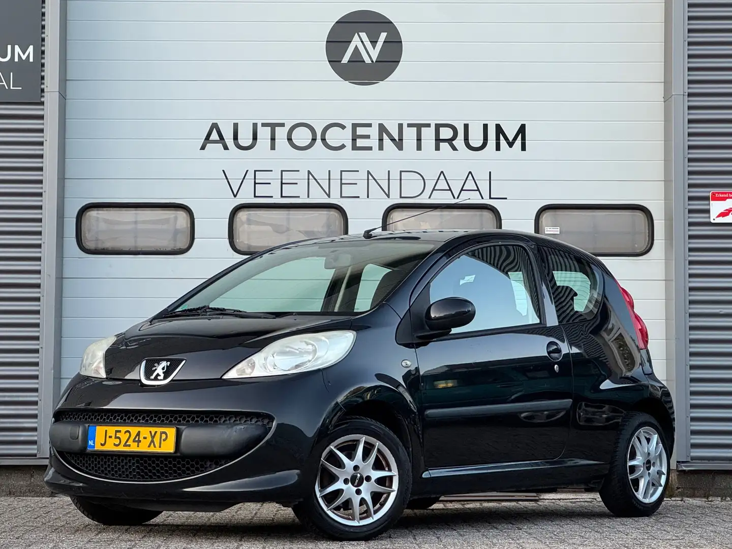 Peugeot 107 1.0-12V APK 11-2025 AIRCO/EL.RAMEN/TOERENTELLER Černá - 1