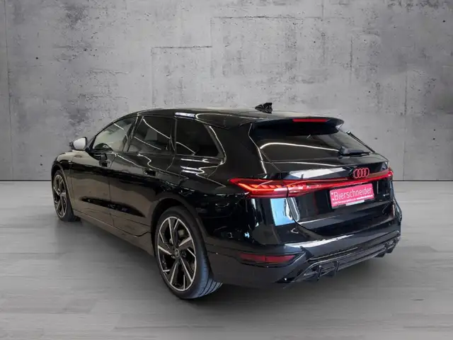 Audi A6 Avant view 5