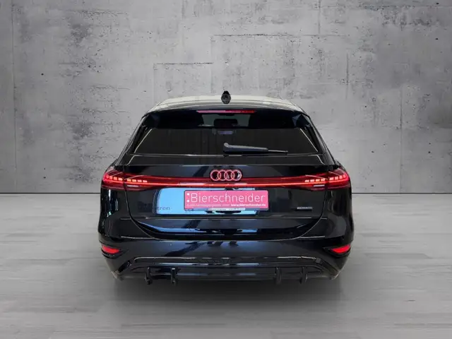 Audi A6 Avant view 6
