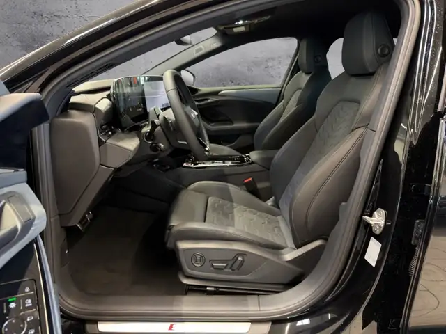 Audi A6 Avant view 8