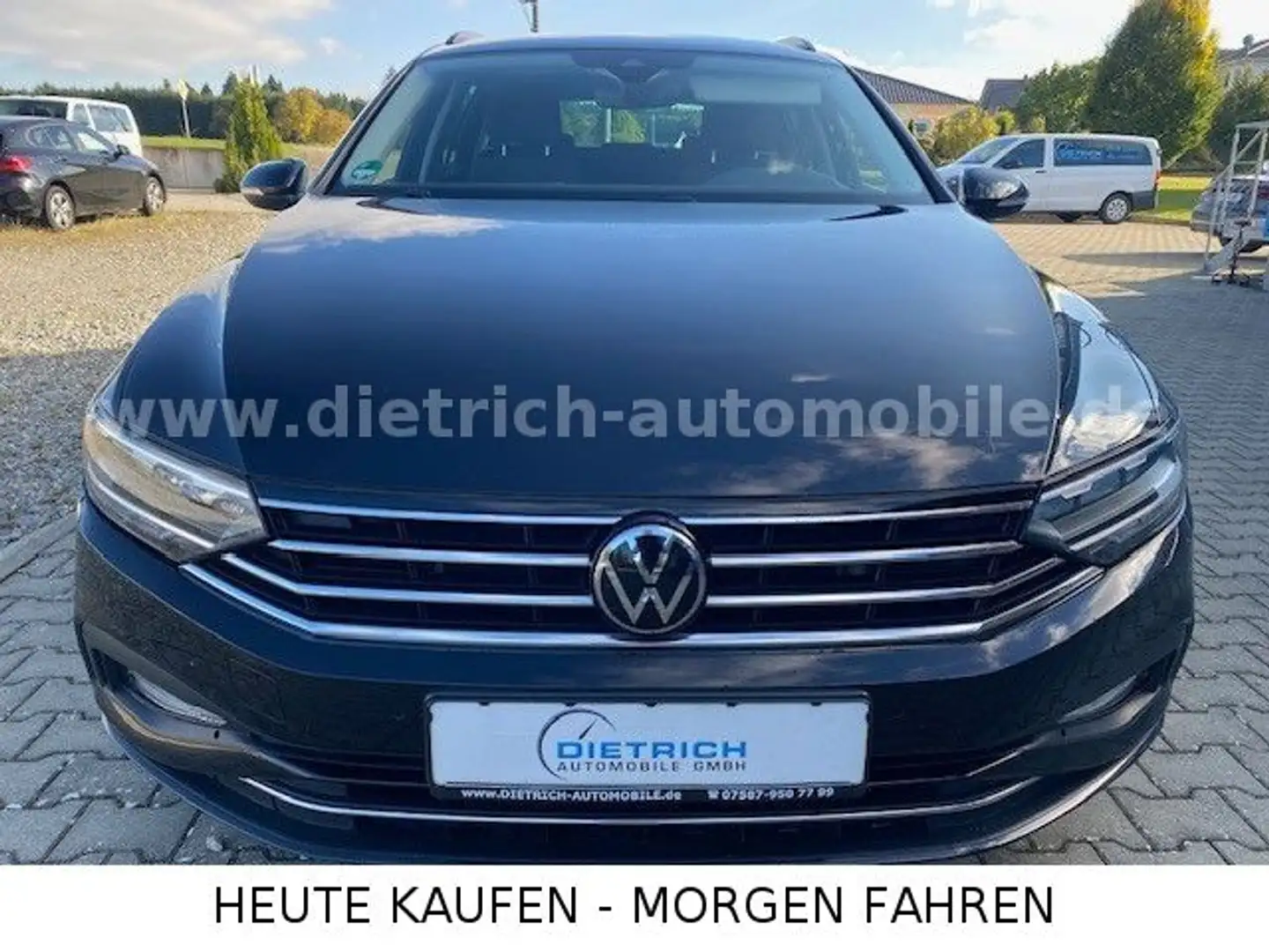Volkswagen Passat Variant 2,0 TDi DSG AHK PDC SHZ NAVi ALU Noir - 2
