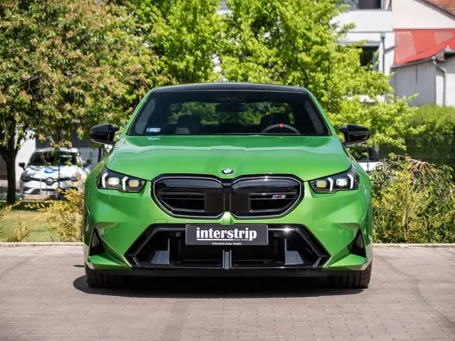BMW M5 view 2
