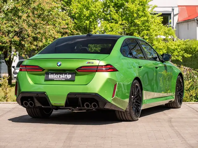 BMW M5 view 6
