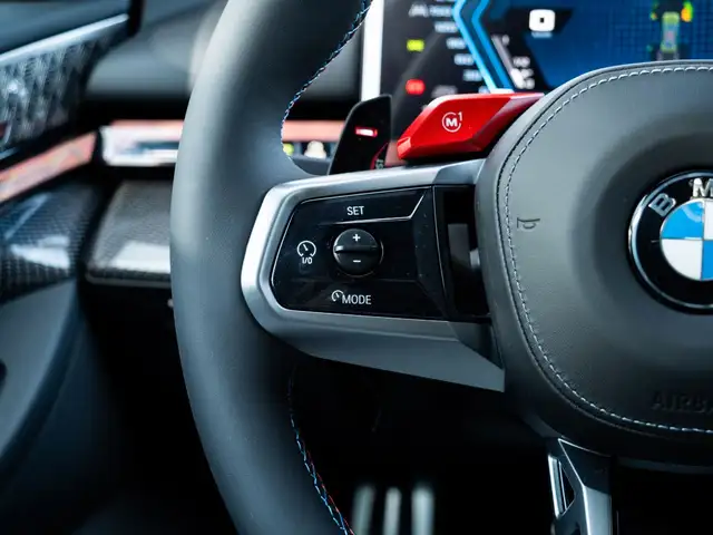 BMW M5 view 16