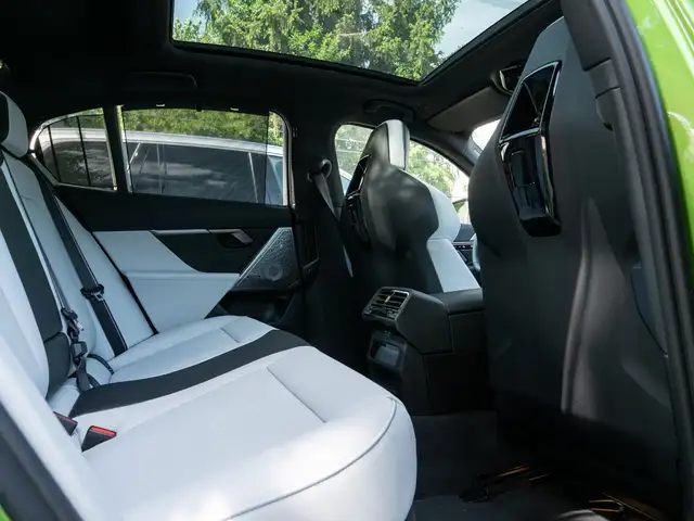 BMW M5 view 27