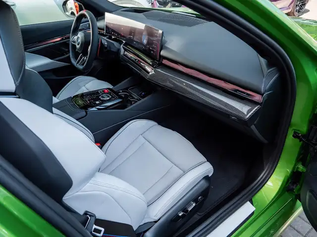 BMW M5 view 26
