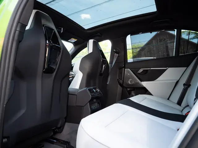 BMW M5 view 30