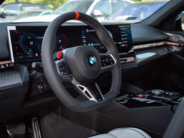 BMW M5 view 12