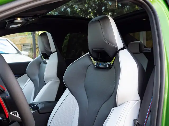 BMW M5 view 24