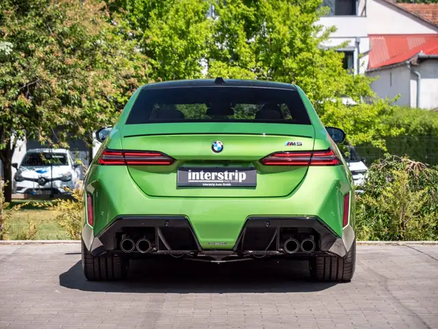 BMW M5 view 5