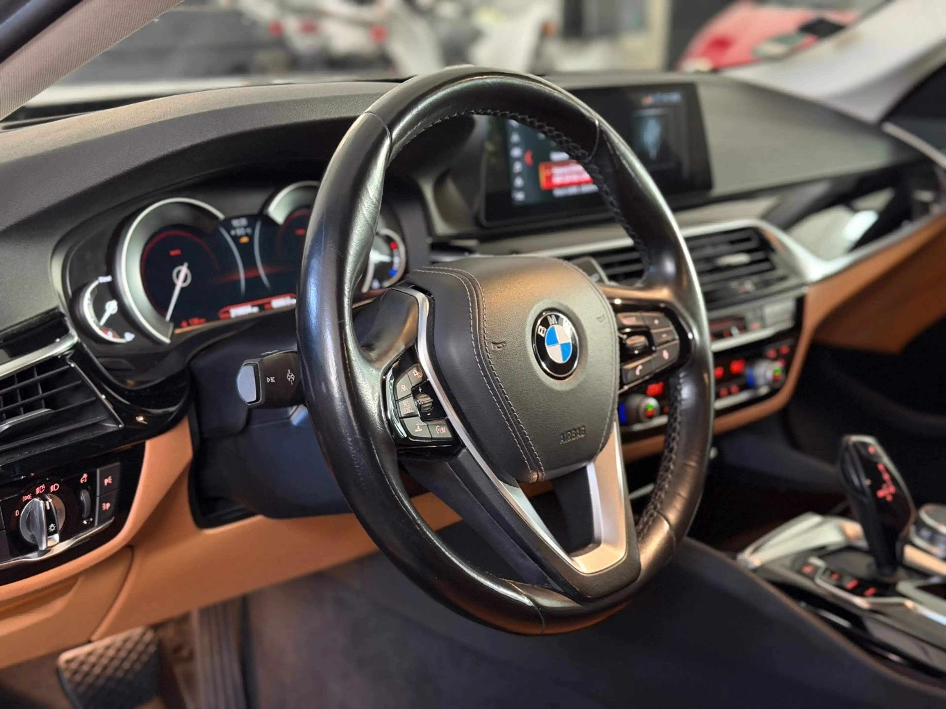 BMW 525 d Sport Line Touring - Head Up- AHK - — photo 10