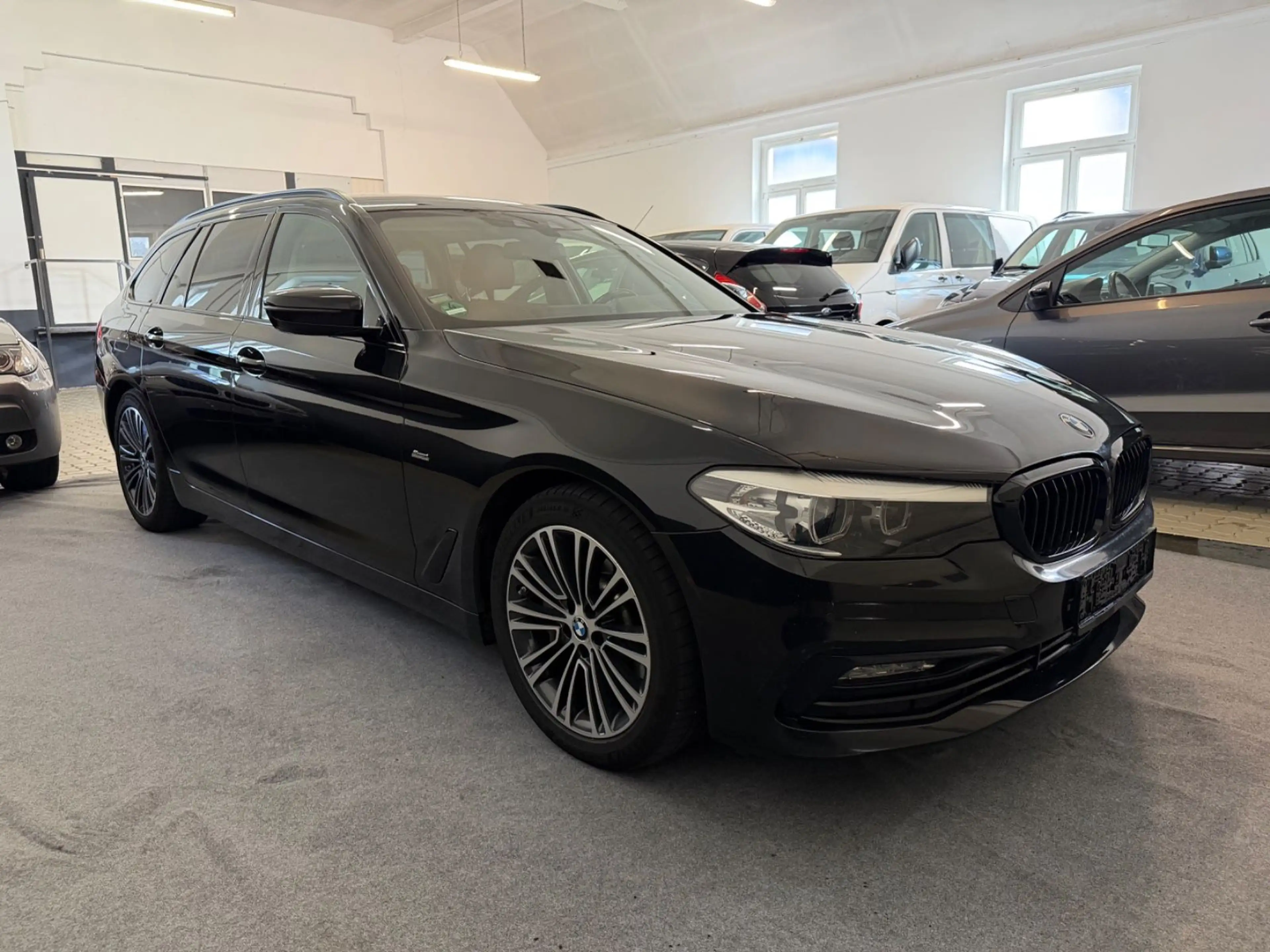 BMW 525 d Sport Line Touring - Head Up- AHK - — photo 4