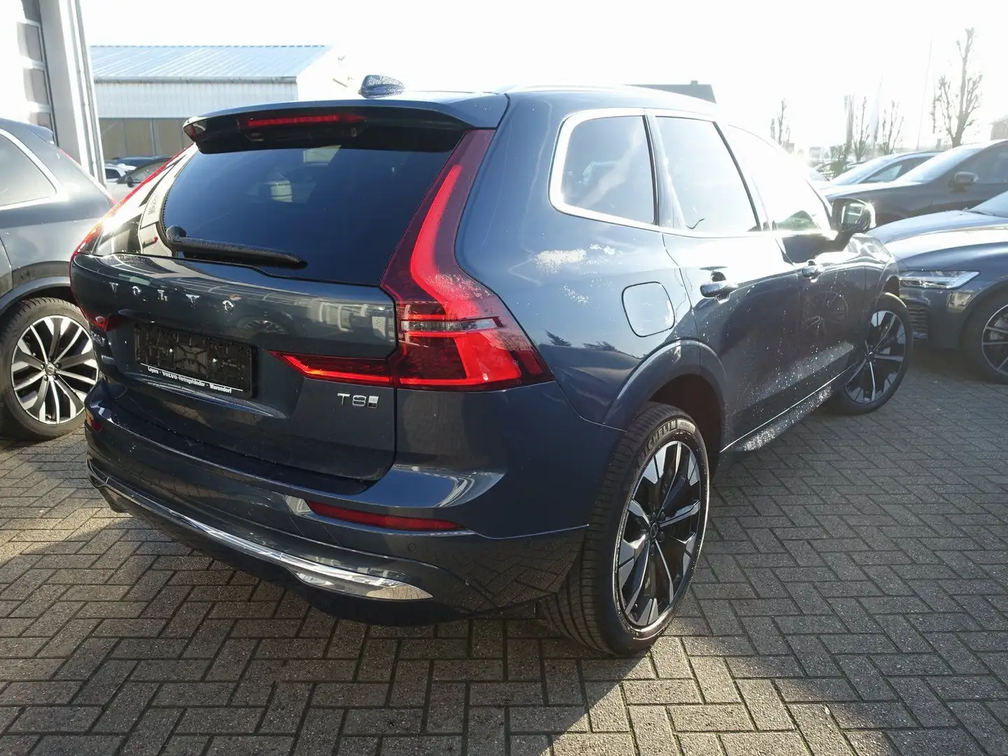 Volvo XC60 Ultra T8 AWD Plug-in Hybrid/B&W/Pano/HeadUP Blau - 2